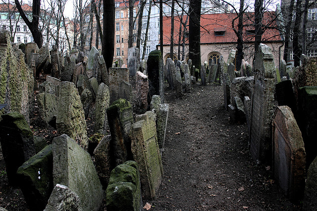 Prague-Cemetery-03.jpg