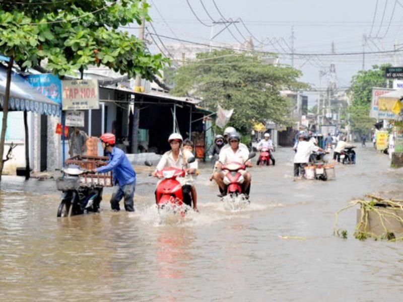 Typical floods in HCMC. Photo Thanh Nien News .jpg