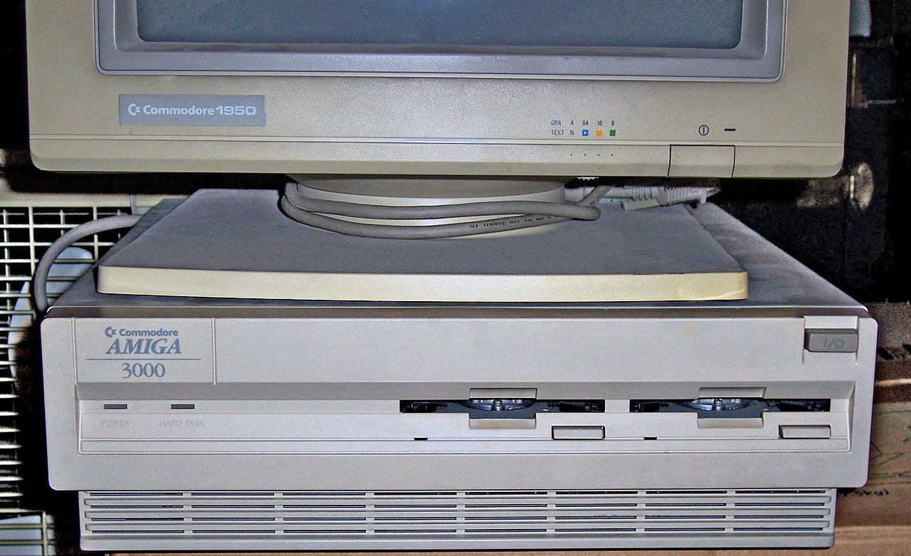 1280px-Amiga_3000_Front_Enhanced.jpg