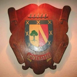 escudo amuchategui.jpg