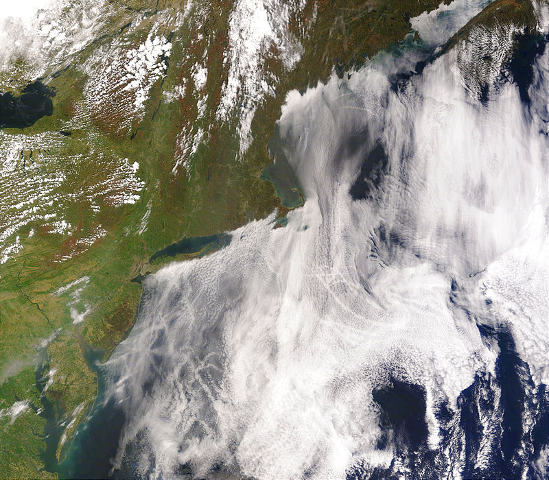 800px-ShipTracks_MODIS_2005may11.jpg