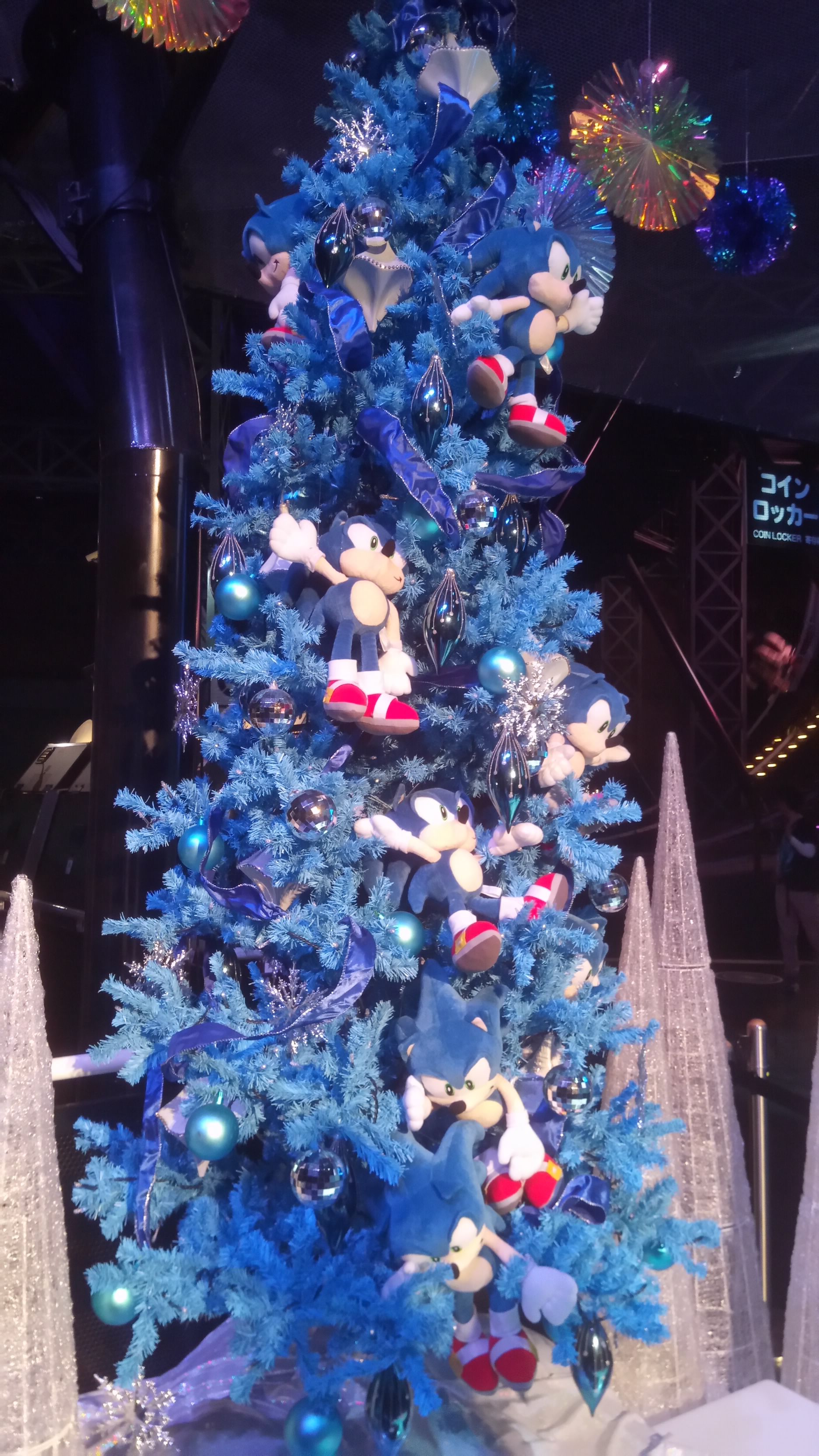 looks like sega celebrates christmas by sacrificing sonics to a christmas tree - Sonic Hours Christmas Day looks like sega celebrates christmas by sacrificing sonics to a christmas tree - Sonic Hours Christmas Day