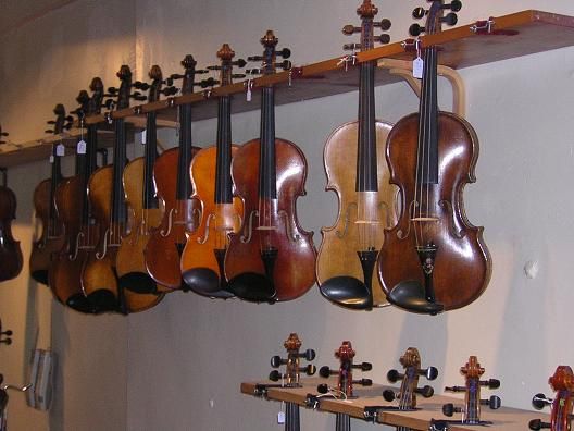 row_of_violins.jpg