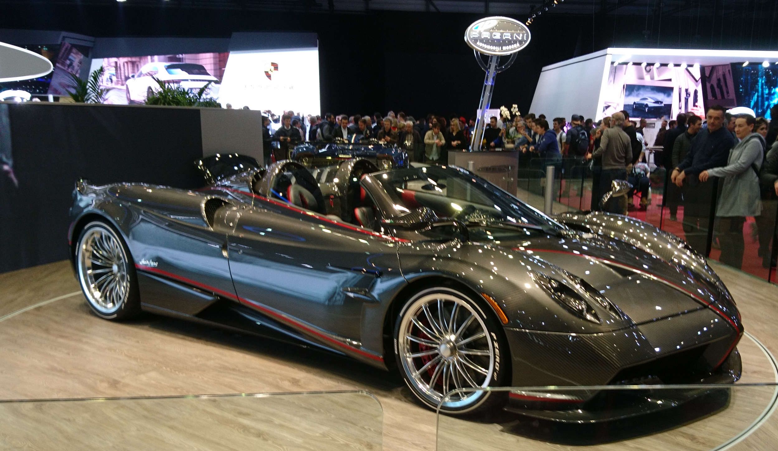 Pagani 01x.jpg