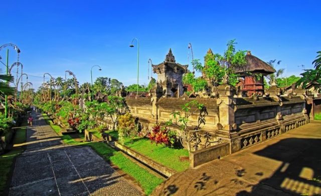 Penglipuran-Baruna-Tirta-Tour-and-Adventure-640x392.jpg