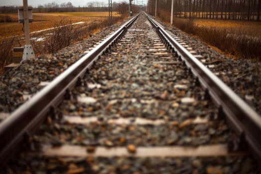 rails-train-path-straight.jpg