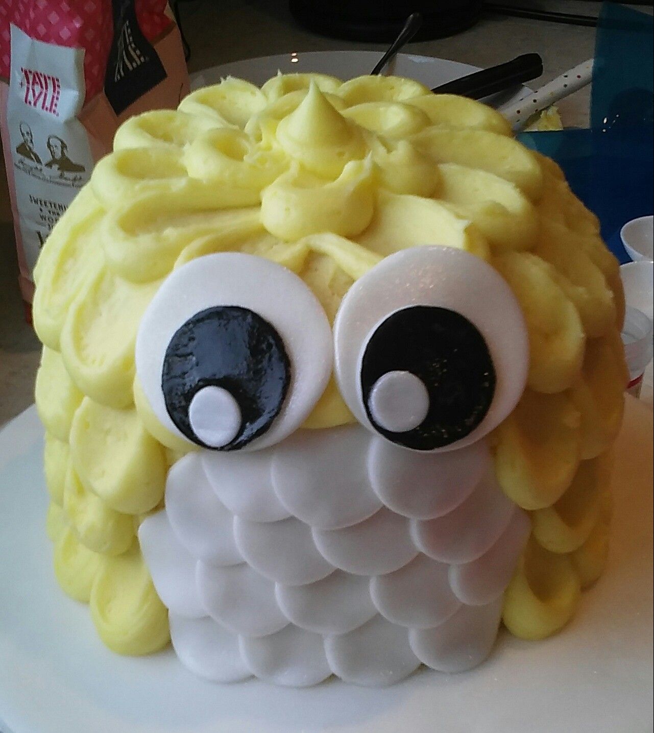Easy Owl Cake {Kids Halloween Party} - CakeWhiz