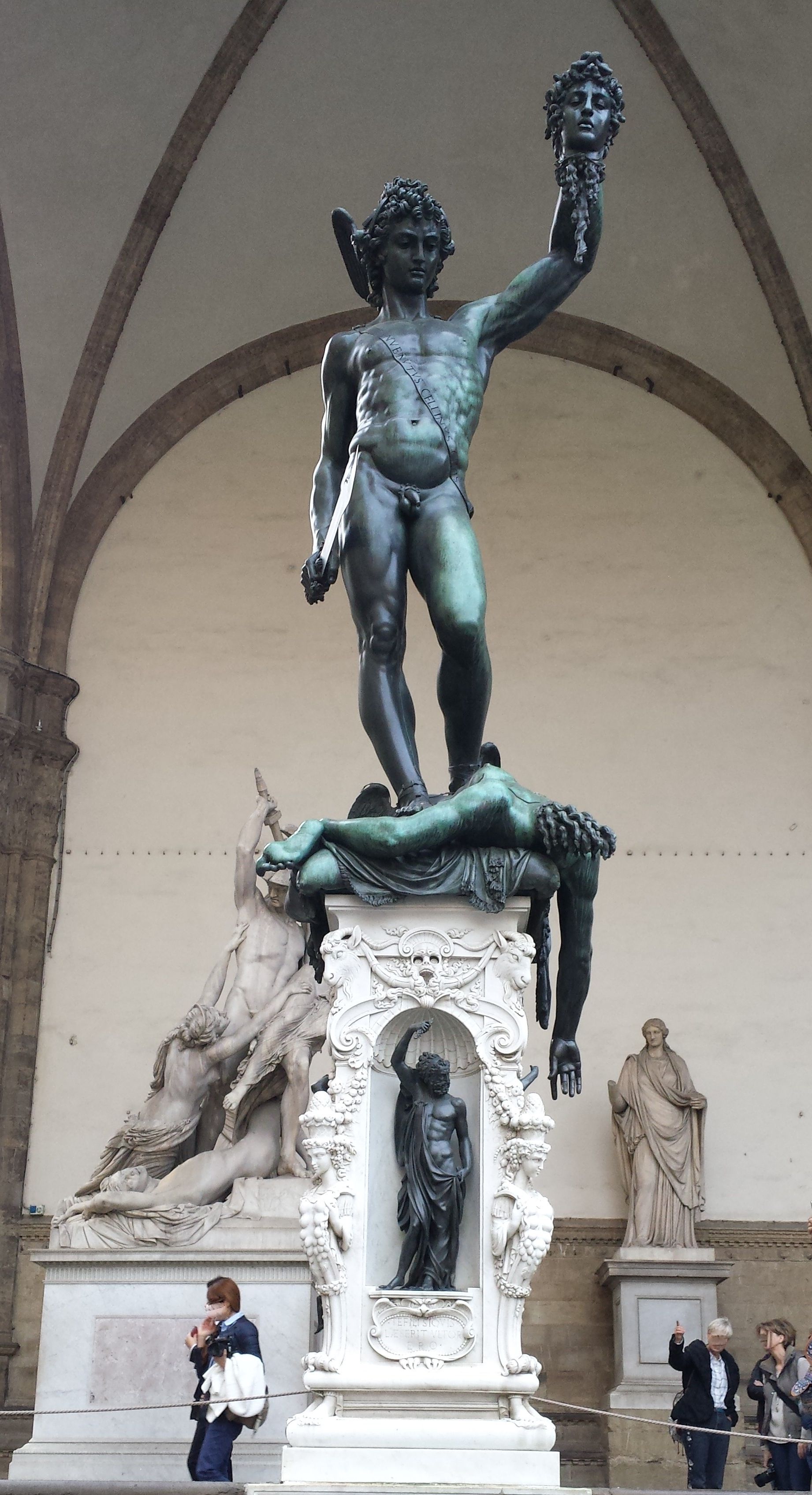 20161122_144300 Florence Florenz, Piazza della Signoria, Loggia dei Lanzi, Perseus with the head of the Medusa, Perseus mit dem Haupt der Medusa.jpg