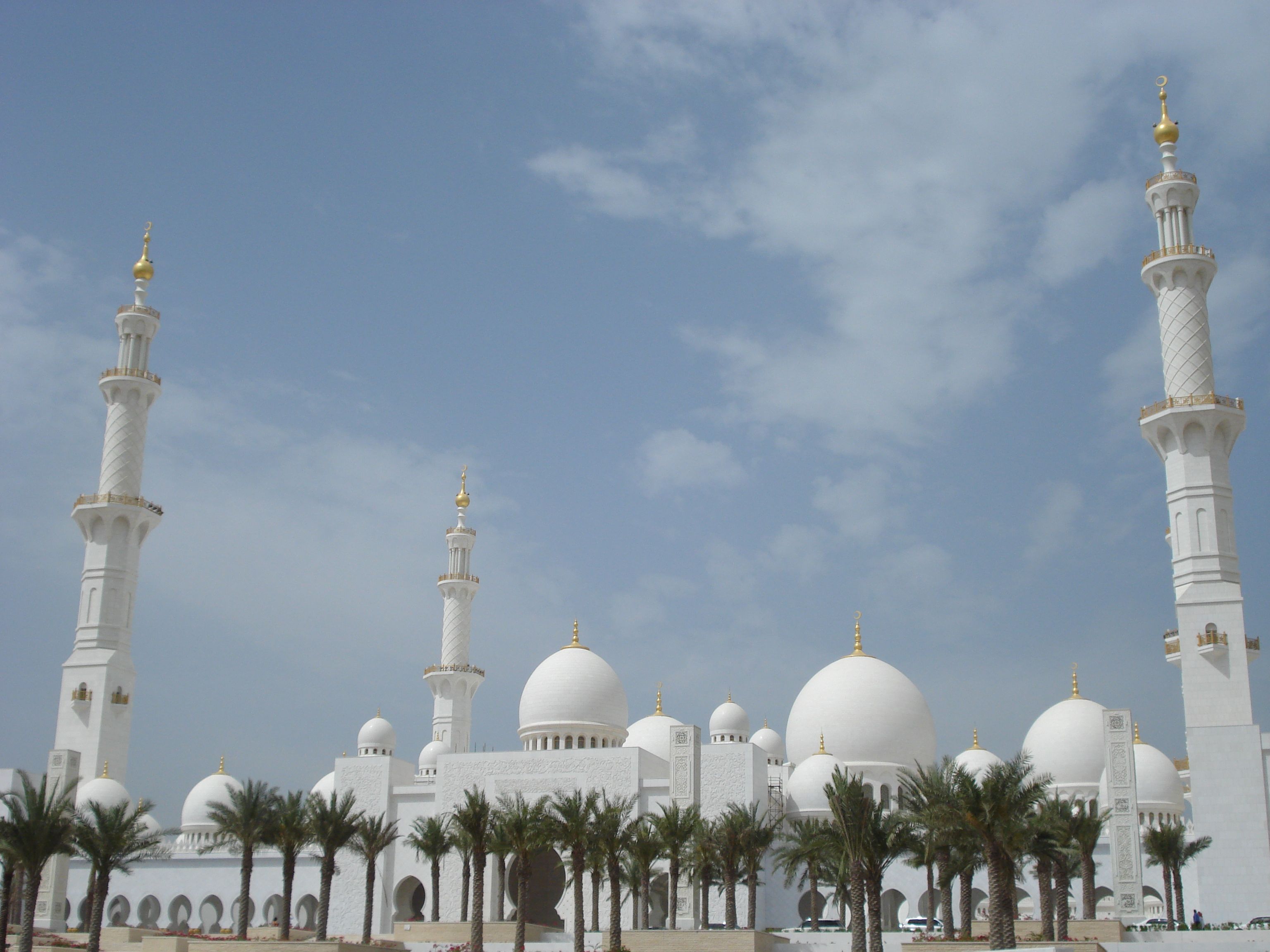 Abu Dhabi Mosque 2.JPG