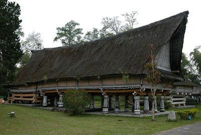 Rumah Bolon Raja Purba di Pematang Purba, Simalungun.jpg