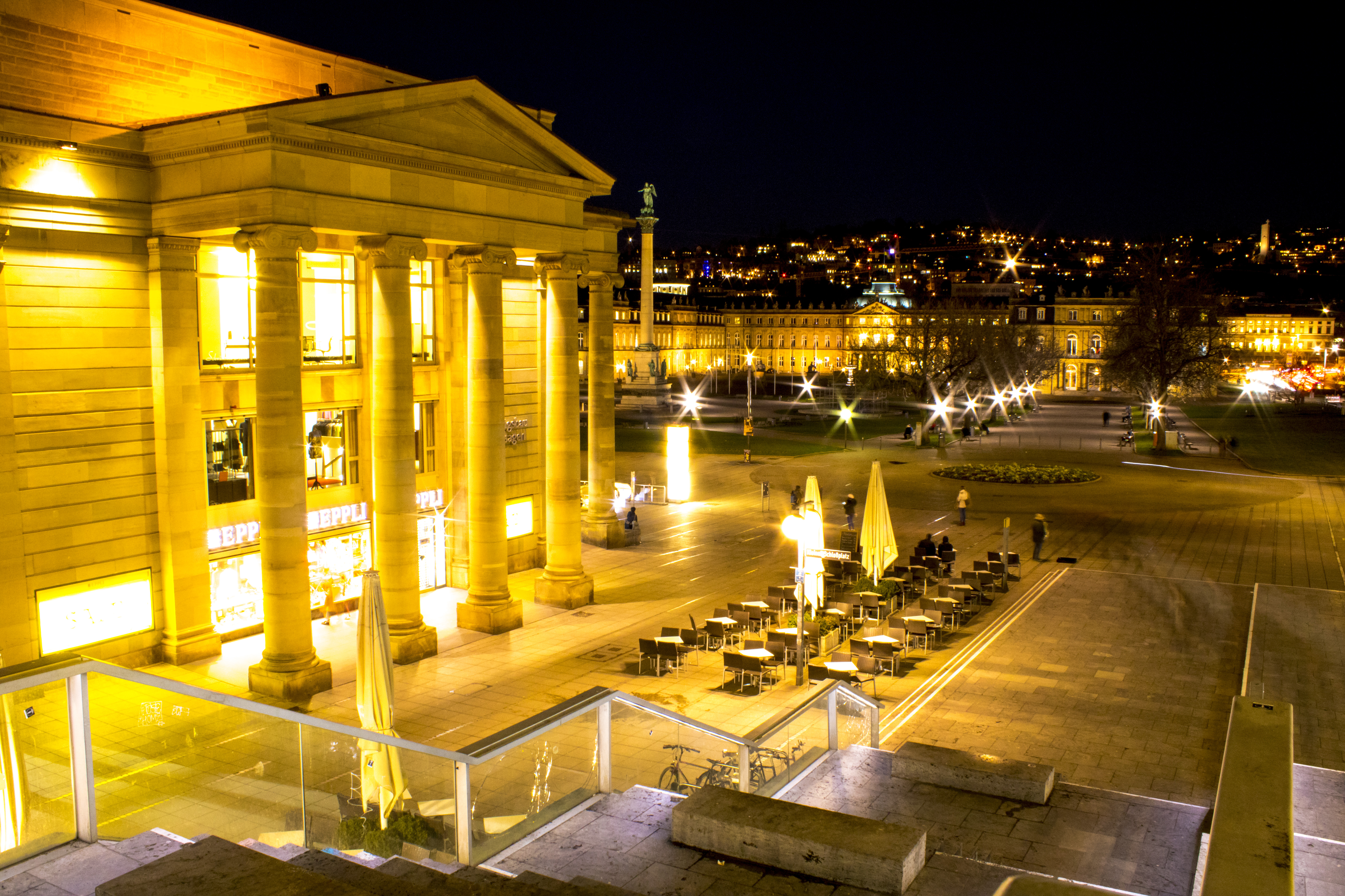 Schlossplatz Nahaufnahme.JPG