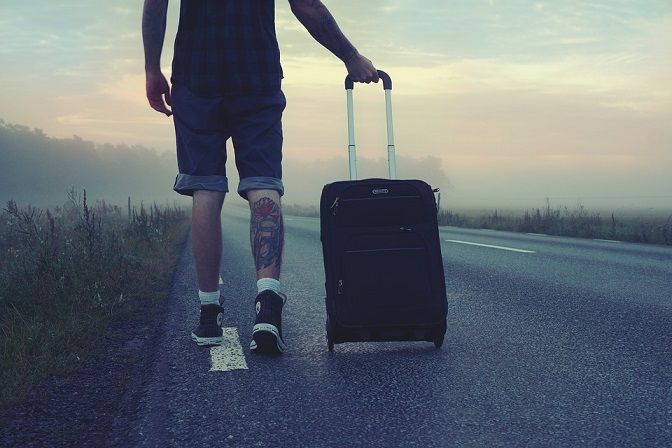 Hiker-Suitcase-Traveler-Goes-Man-Trip-Travel-1607017.jpg