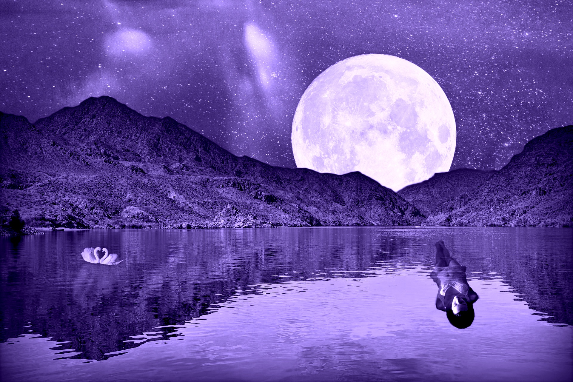 Ночное таем. Красивая Луна. Лунный пейзаж. Красивая ночь. Фиолетовая Луна.