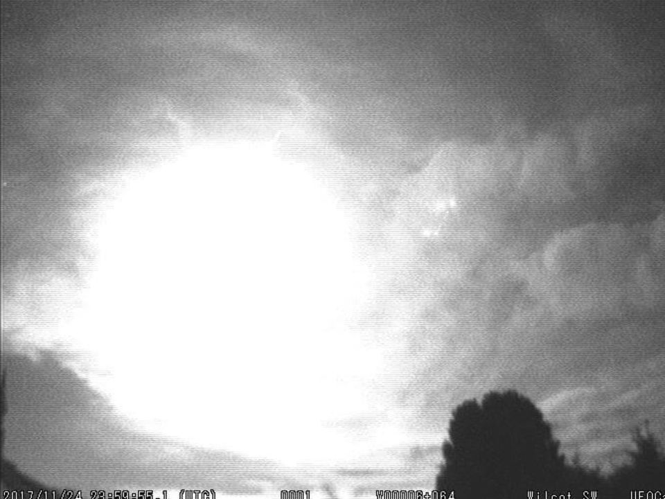 skynews-fireball-meteor-wilcot_4166672.jpg