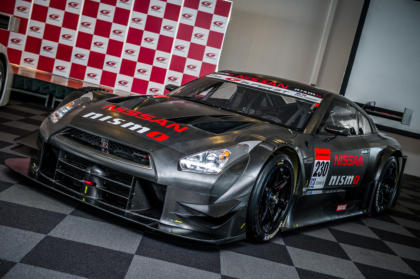 Nissan_GT-R_GT500_'14.jpg