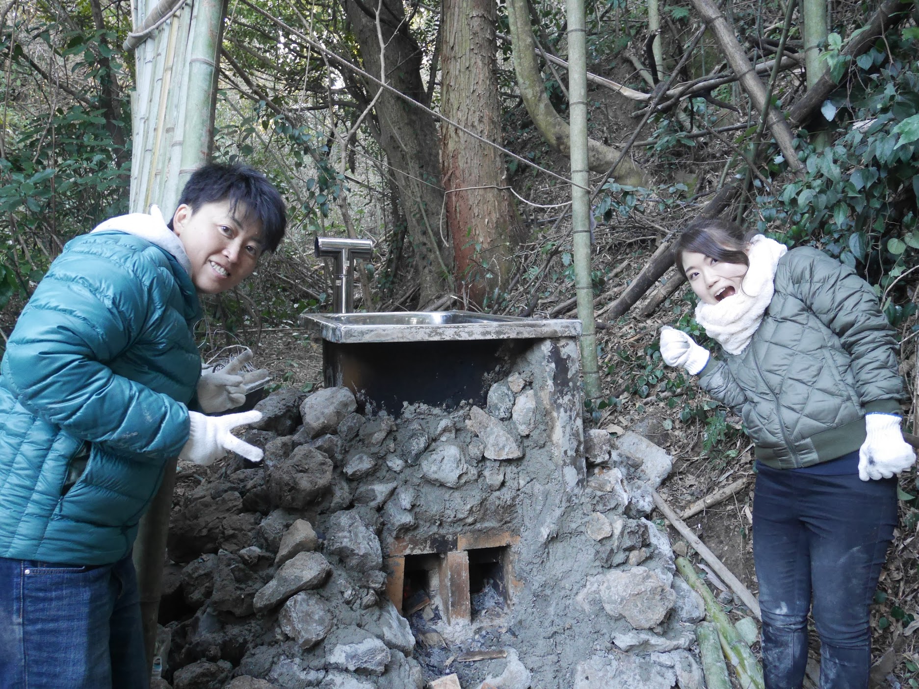 山奥でゼロから露天風呂を作った話 奴隷労働みたいでした 村作り日誌