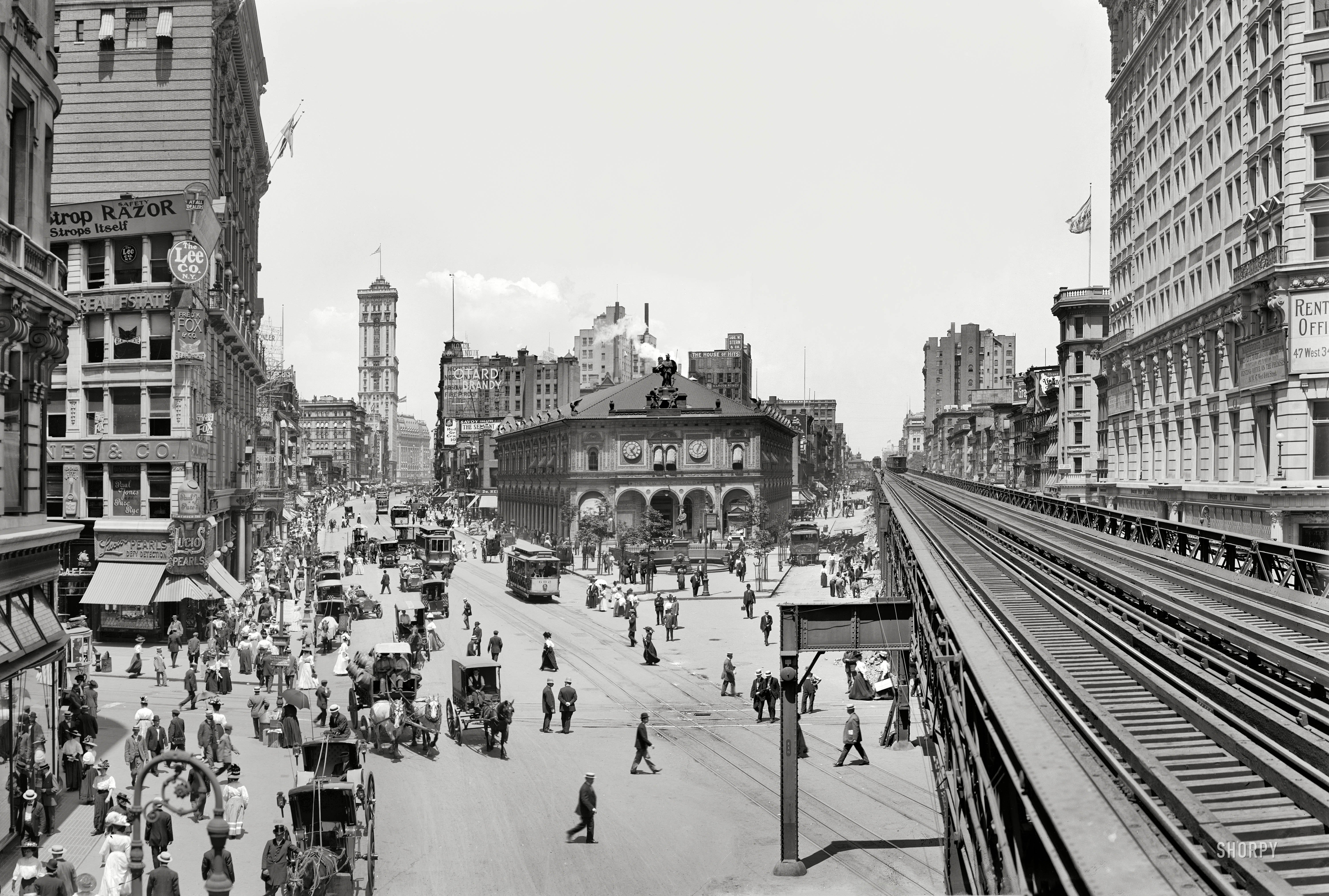 Herald Square, New York, around 1908.jpg