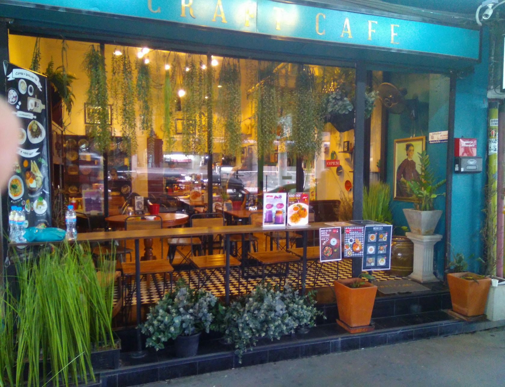 craft-cafe-1-front.jpg
