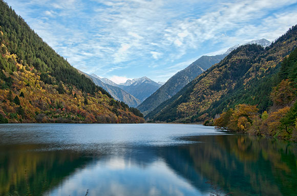 1_jiuzhaigou_valley_rhino_lake_2011.jpg