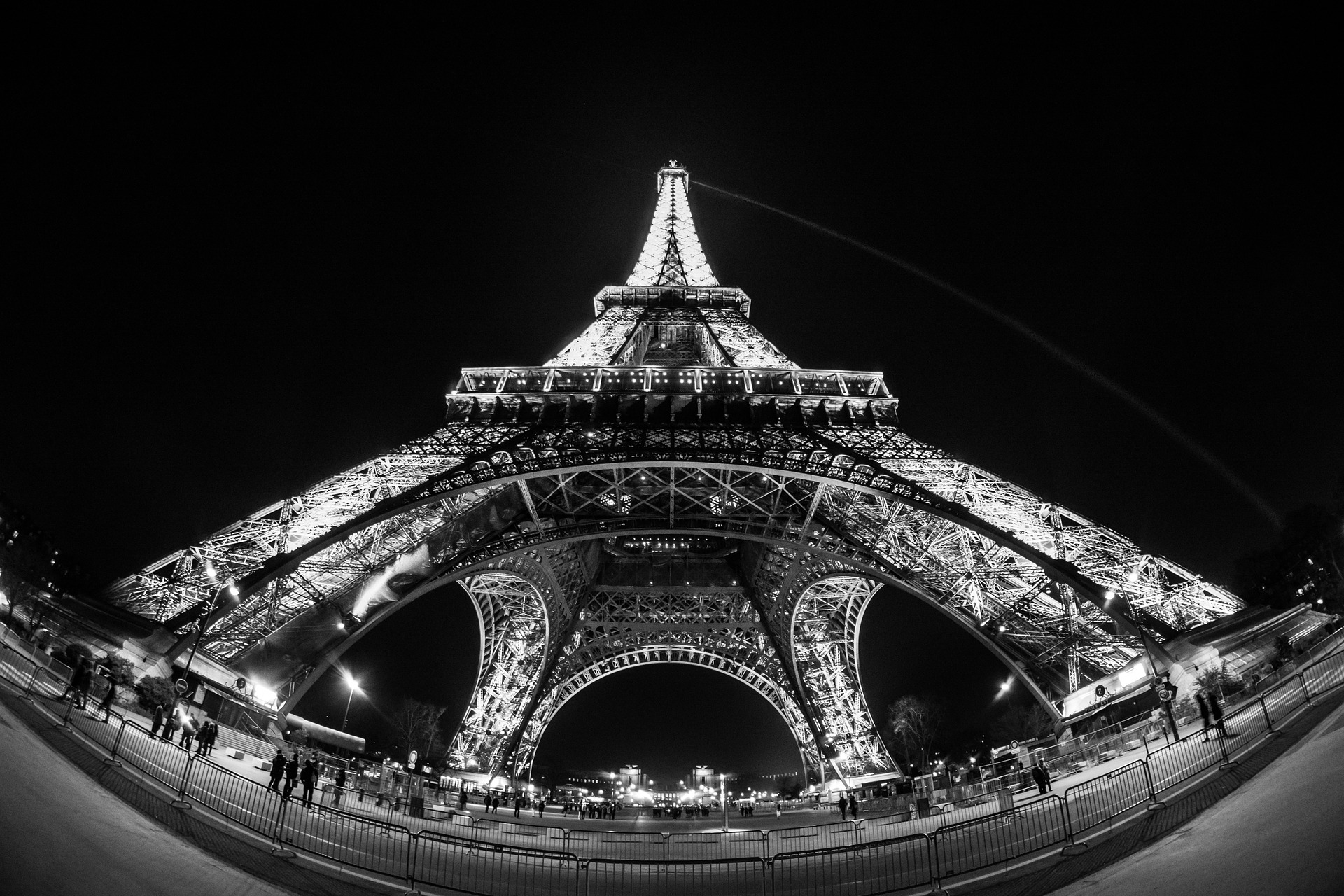 tour-eiffel-604624_1920.jpg