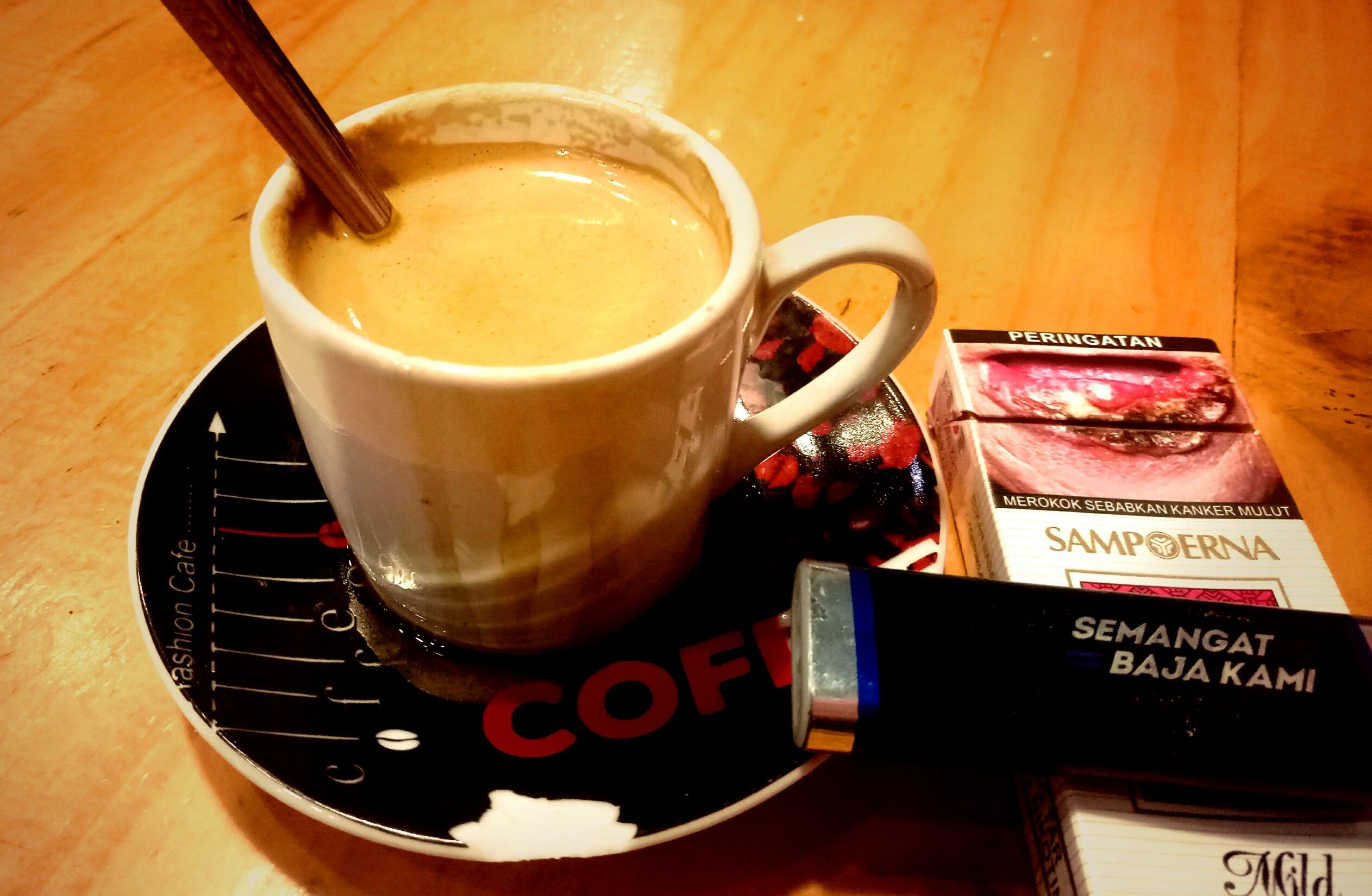 Gambar Kopi Dan Rokok Sampoerna Di Malam Hari | Inapg Id