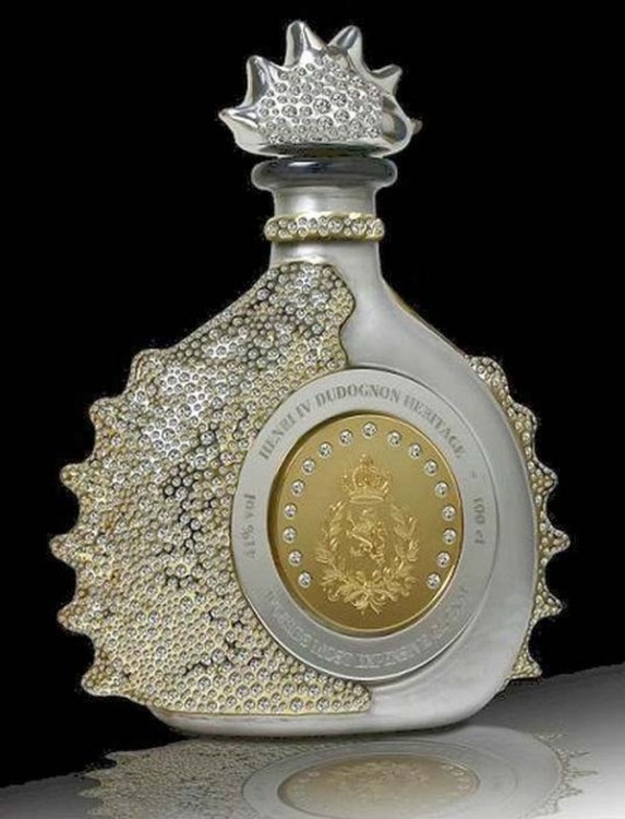 This beautiful bottle of cognac brand Henri IV Dudognon Heritage has an impressive $ 2 million.jpg