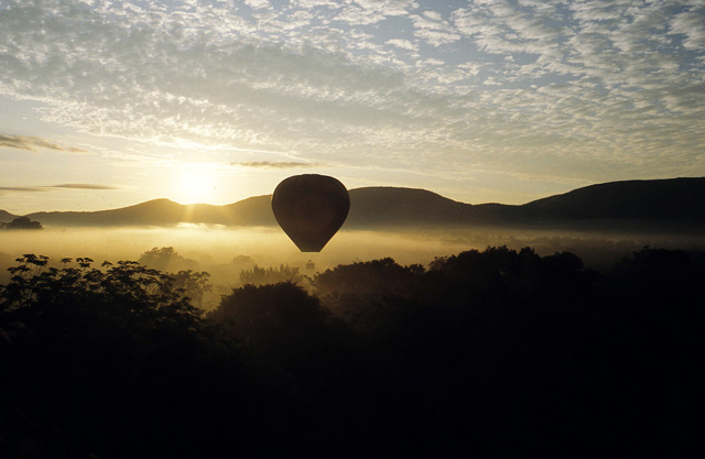 Bill-Harrops-Balloon-Safaris.jpg