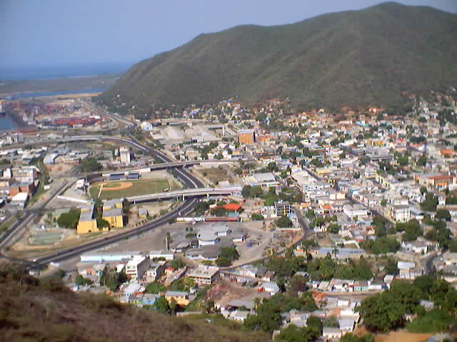 Puerto Cabello foto tomada desde el Fortin Solana.jpg