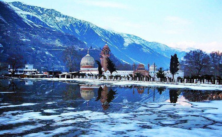 A-mosque-in-Chitral-Pakistan.jpg