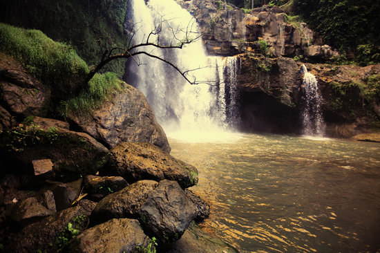 tegenungan-waterfall.jpg