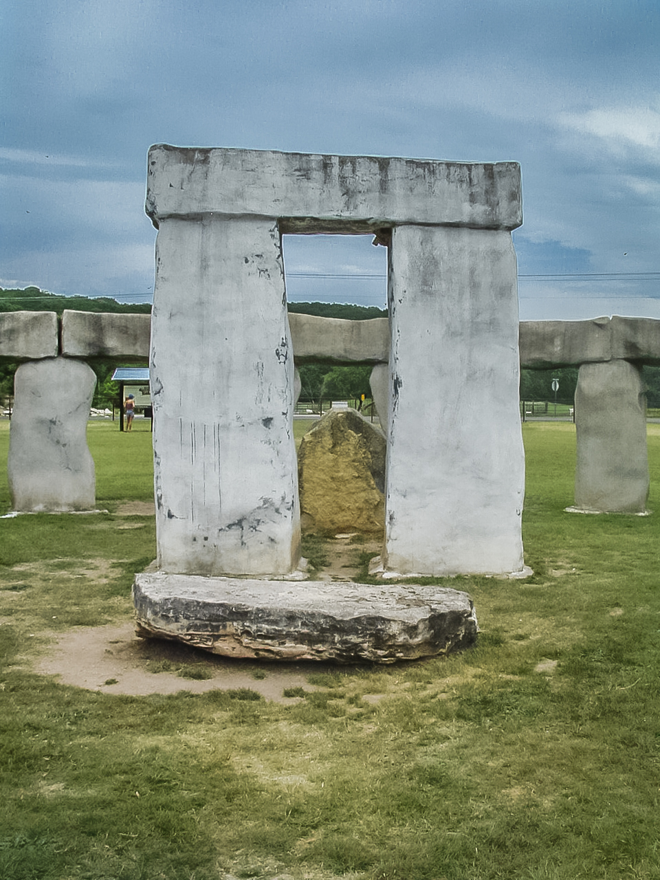 07_18_04_Stonehenge_(13).jpg