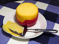 250px-SmallEdamCheese.jpg