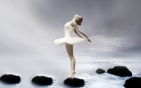 ballerina-3055155__340.jpg