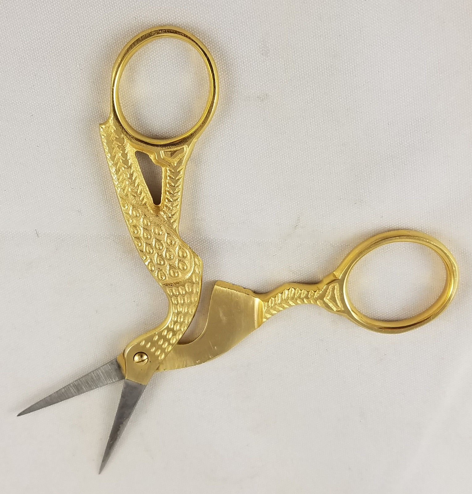 sewing scissors bird