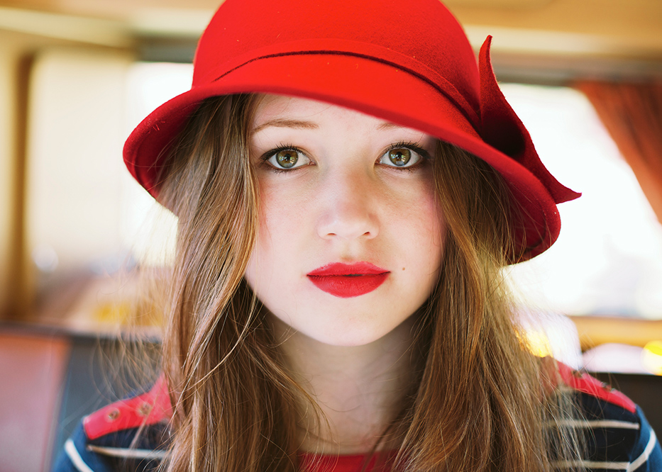 girl-in-red-hat-red-lips.jpg