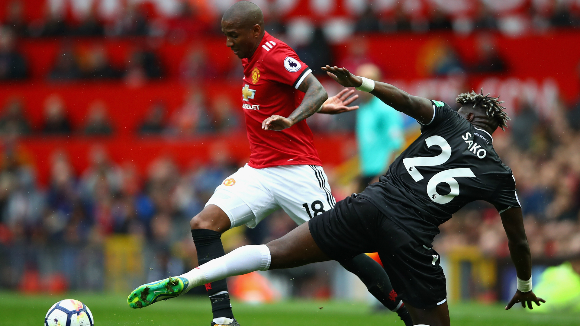 ashley-young-manchester-united_18cz0t1fw8r4w14y84em595tna.jpg