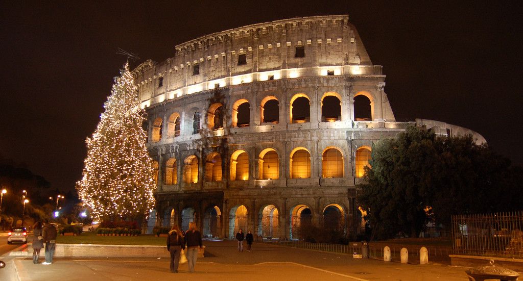 The_Colosseum_during_Christmas-1024x551.jpg