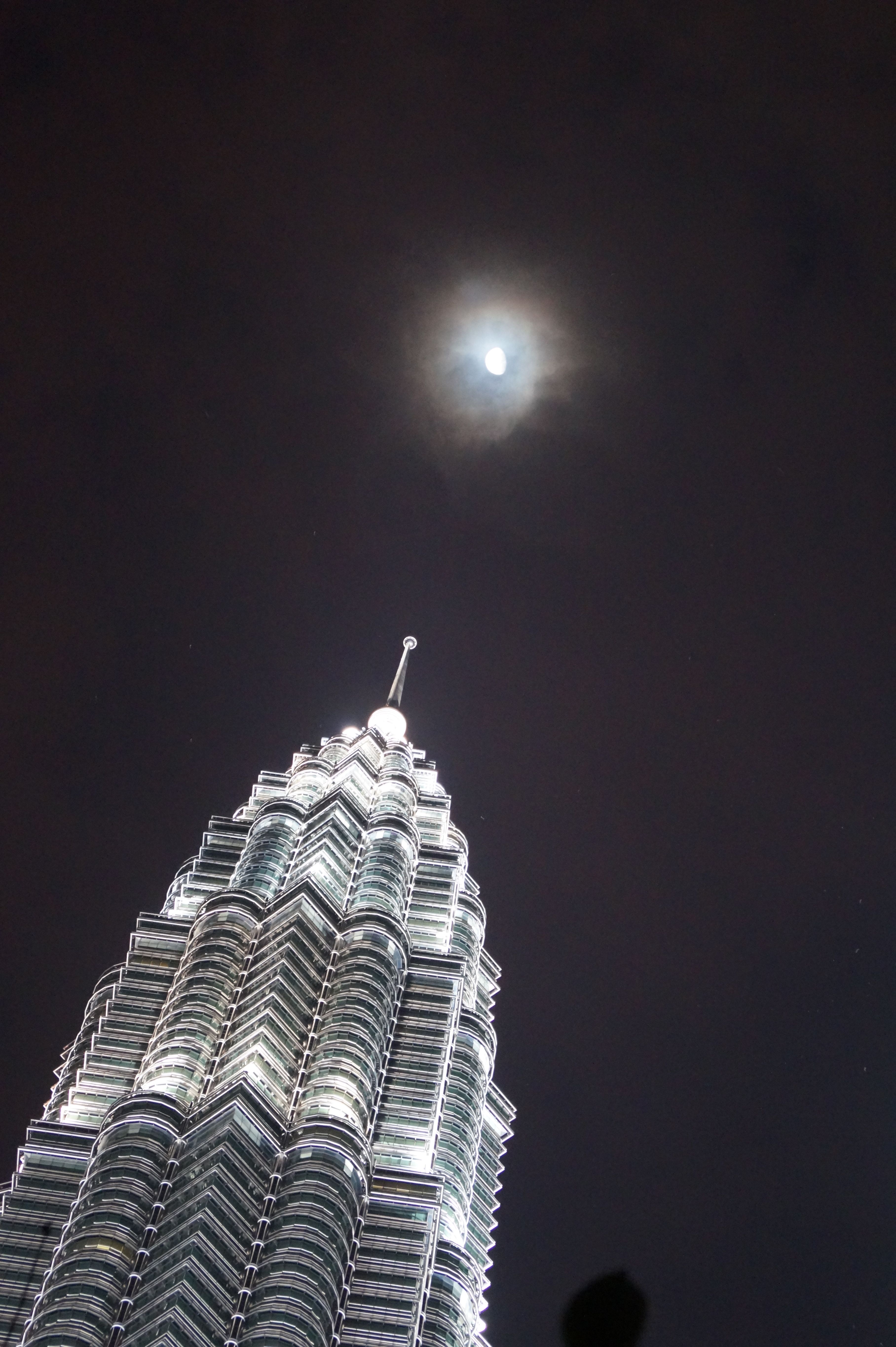 Petronas Towers Pointing The Moon Malaysia Steemit