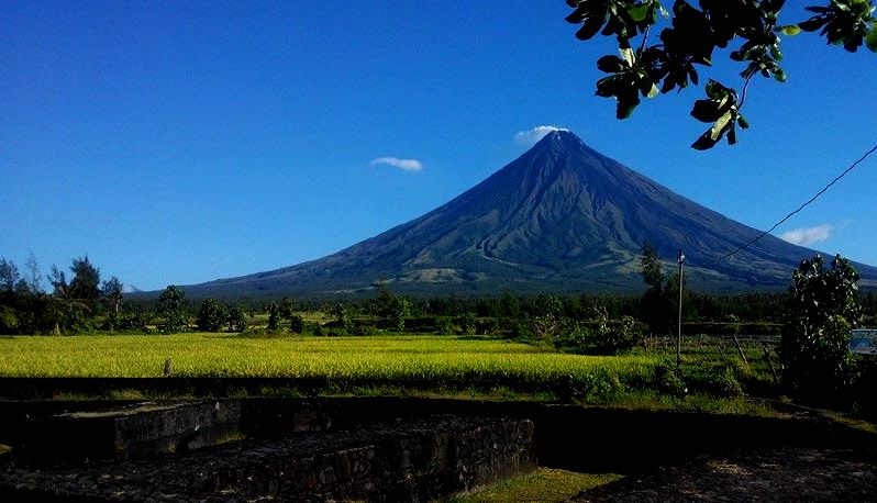 mayon.jpg