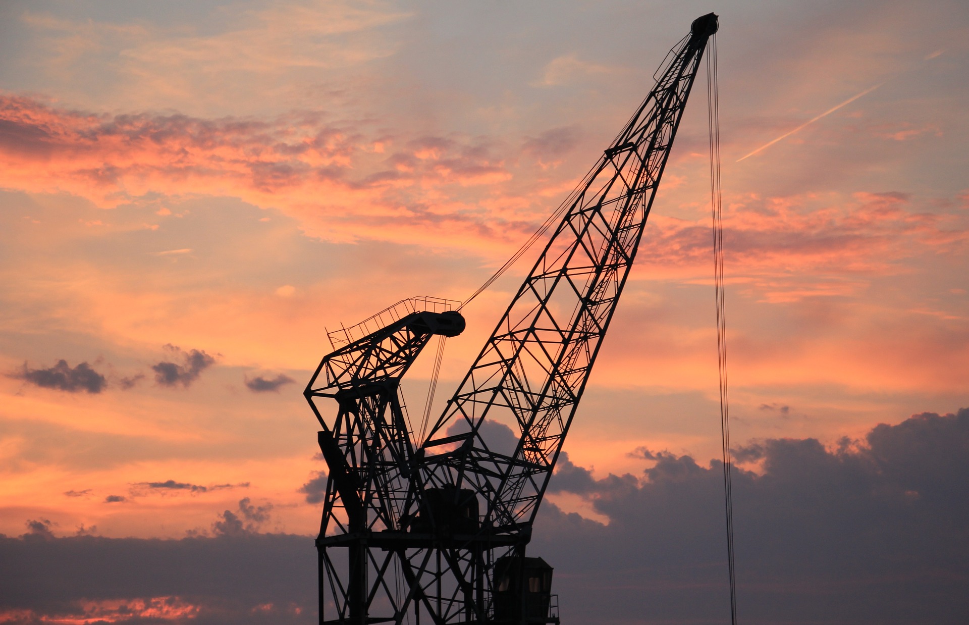 harbour-crane-1643476_1920.jpg