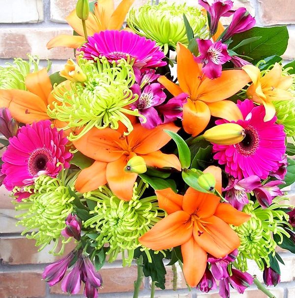 Mothers-Day-Vibrant-Bouquet..jpg