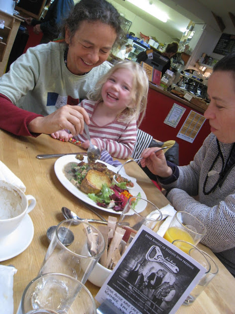 Corrina Minnie Holly sleepover Dove Cottage maggi Oct 2012 122.jpg