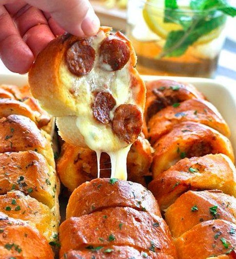 Garlic Bread Pizza.jpg