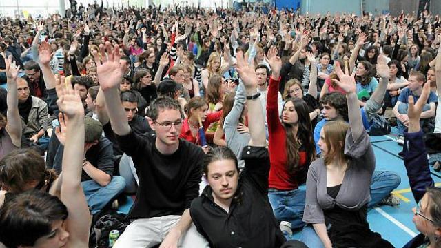 luniversite-bloquee-apres-un-vote-massif-et-sans-fin-video.jpg