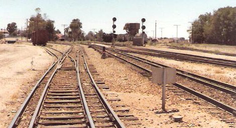 Gladstone_Railyard_March_1986_001.jpg