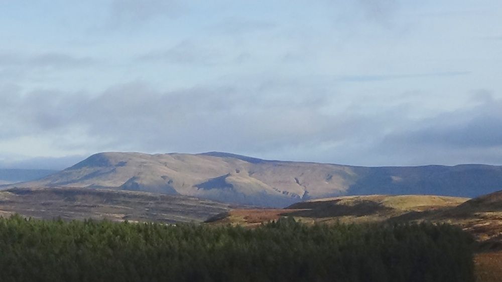 Earls Seat and Dumgoyne.jpg