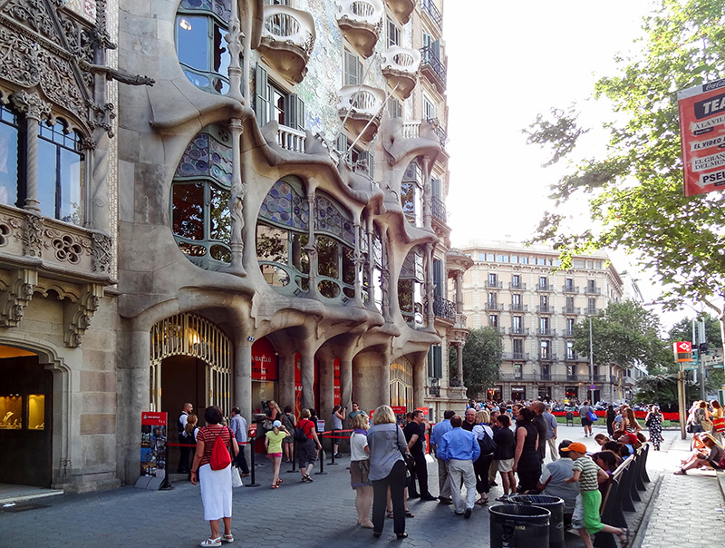 Gaudis-Casa-Batlló-DSC04002-800.jpg