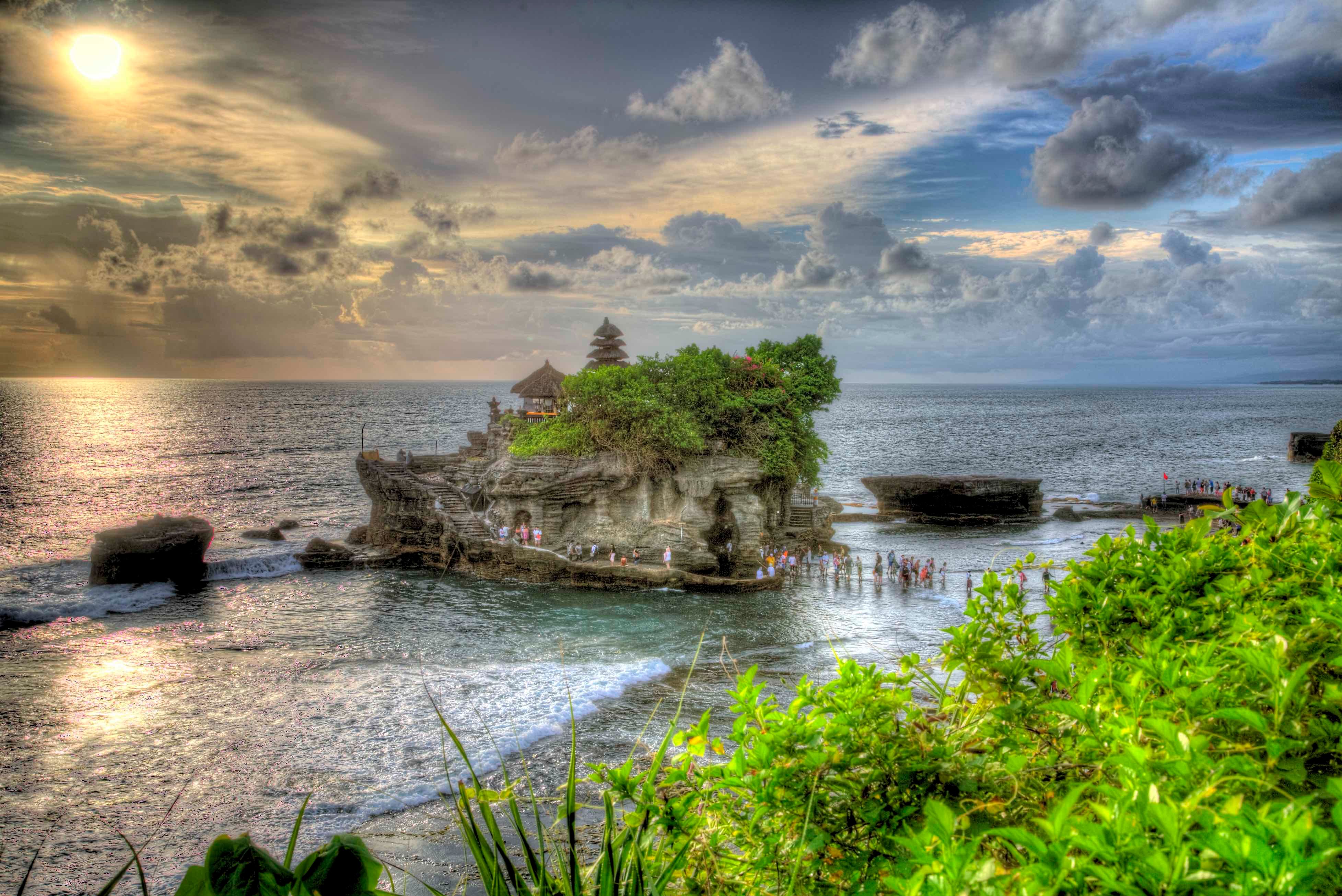 Tanah Lot.jpg