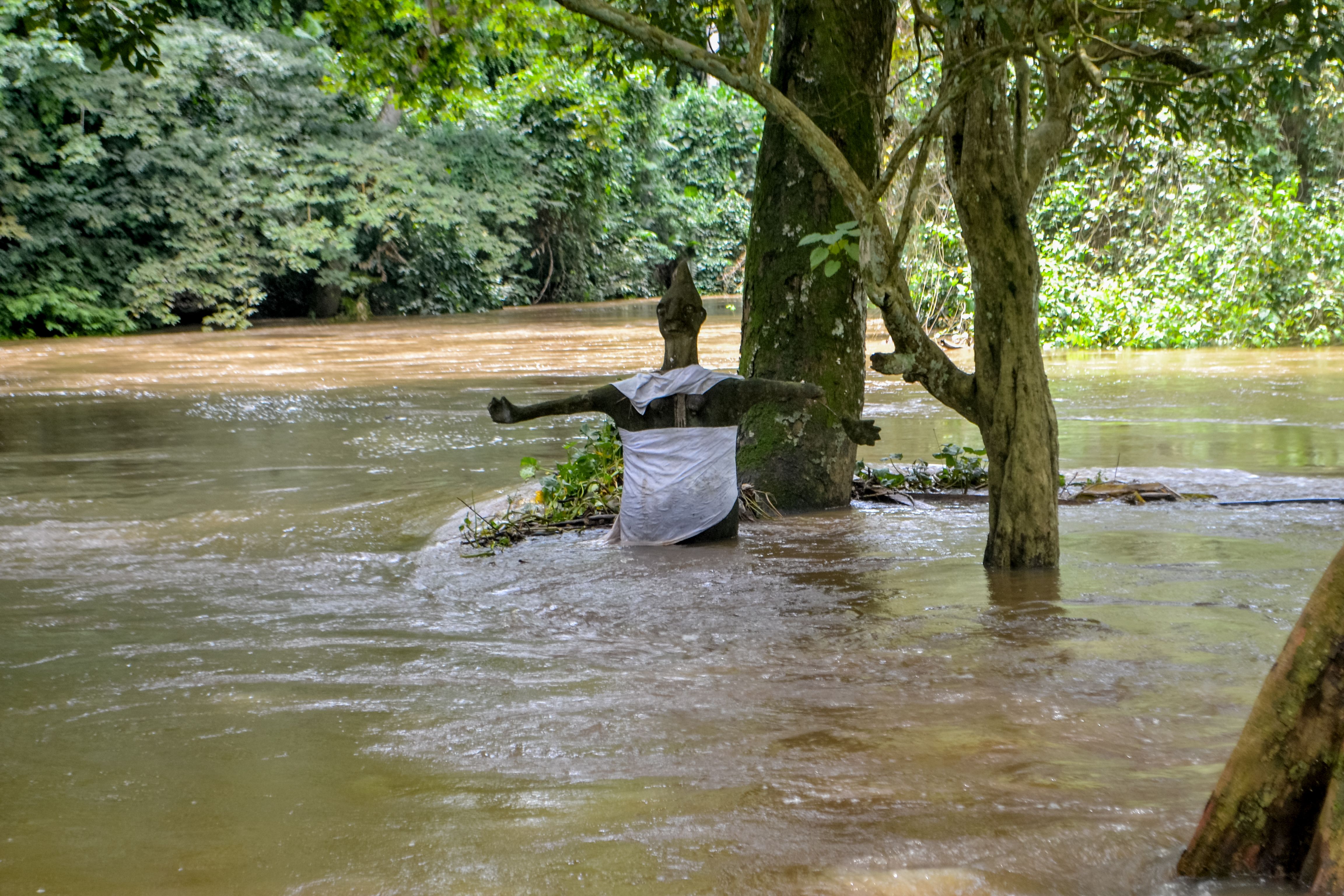 Osun_river_at_the_Sacred_Grove_Of_Oshun1.jpg