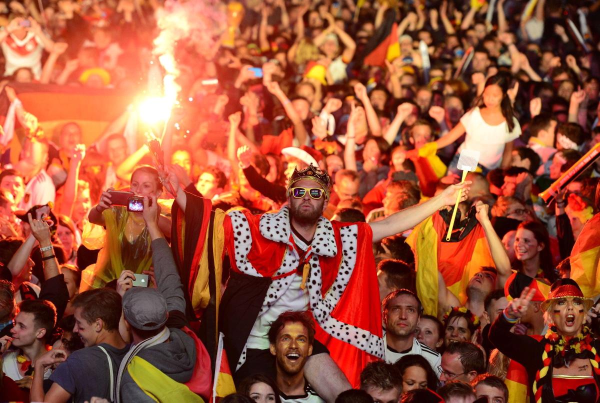 fans-react-world-cup-final-argentina-germany.jpg